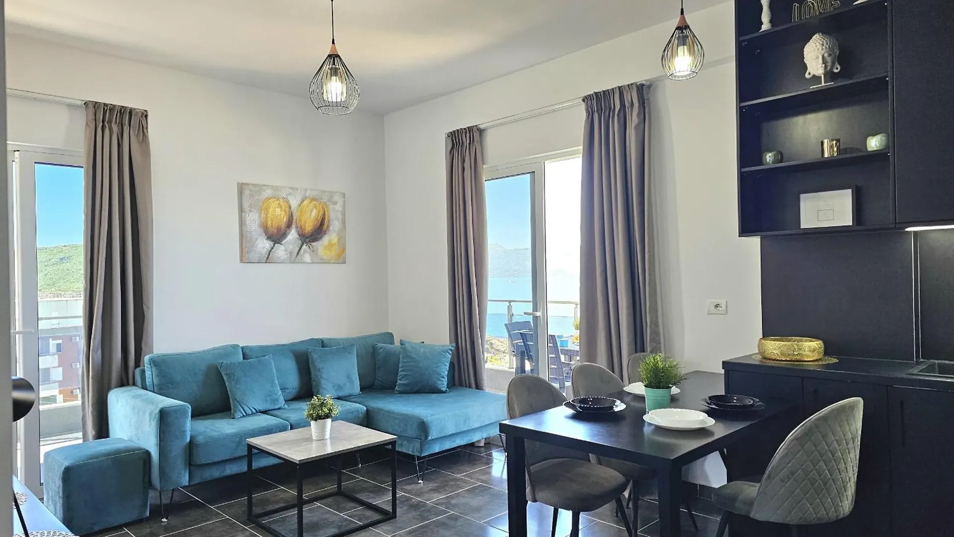 Christine Sunny Corner Apartment Sarande Albania