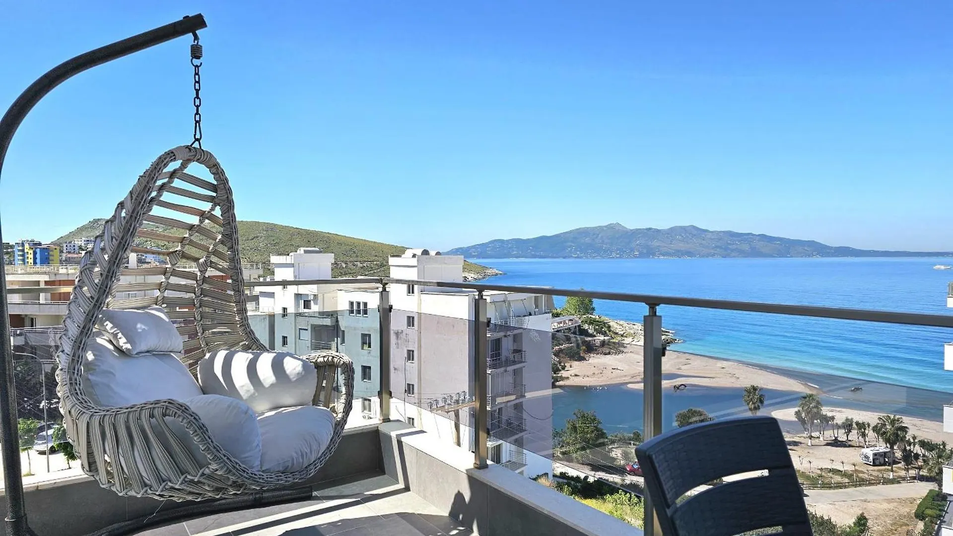 Christine Sunny Corner Apartment Sarande