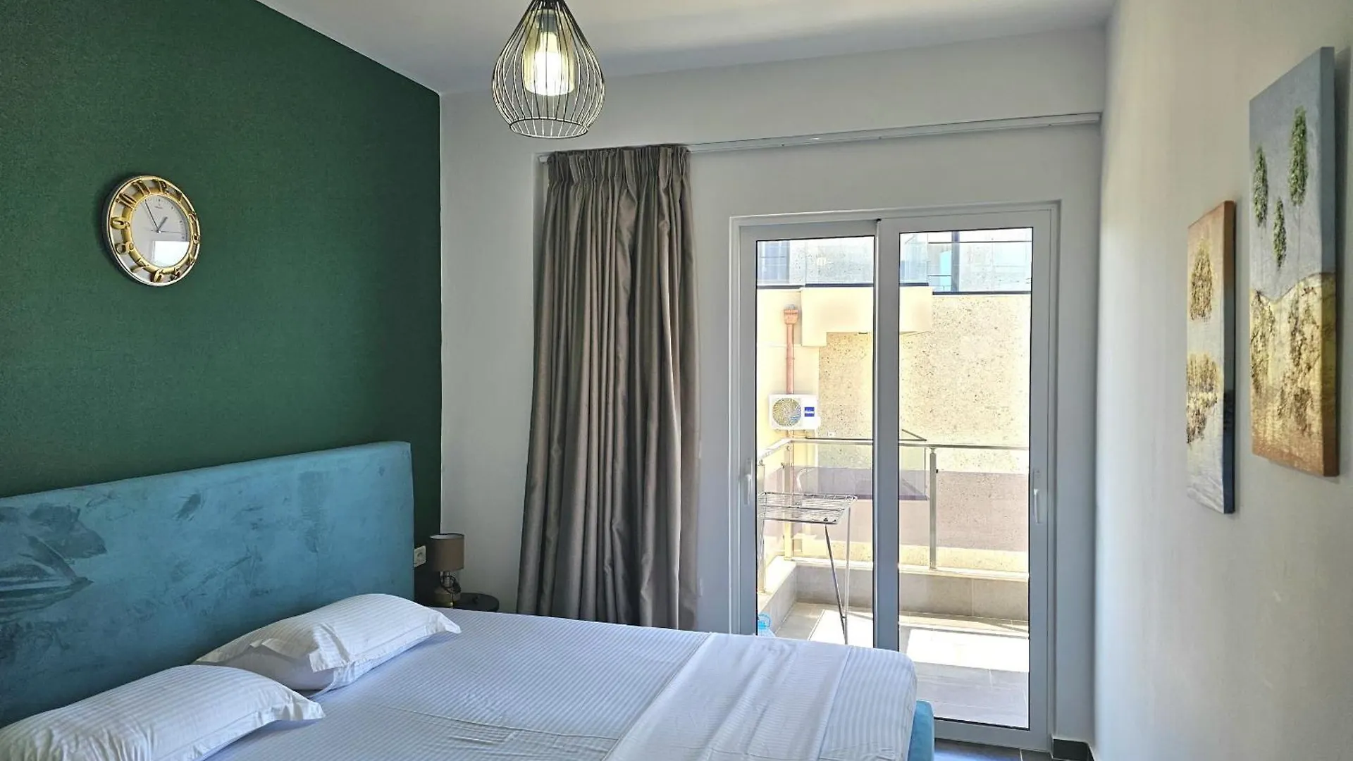 Christine Sunny Corner Apartment Sarande