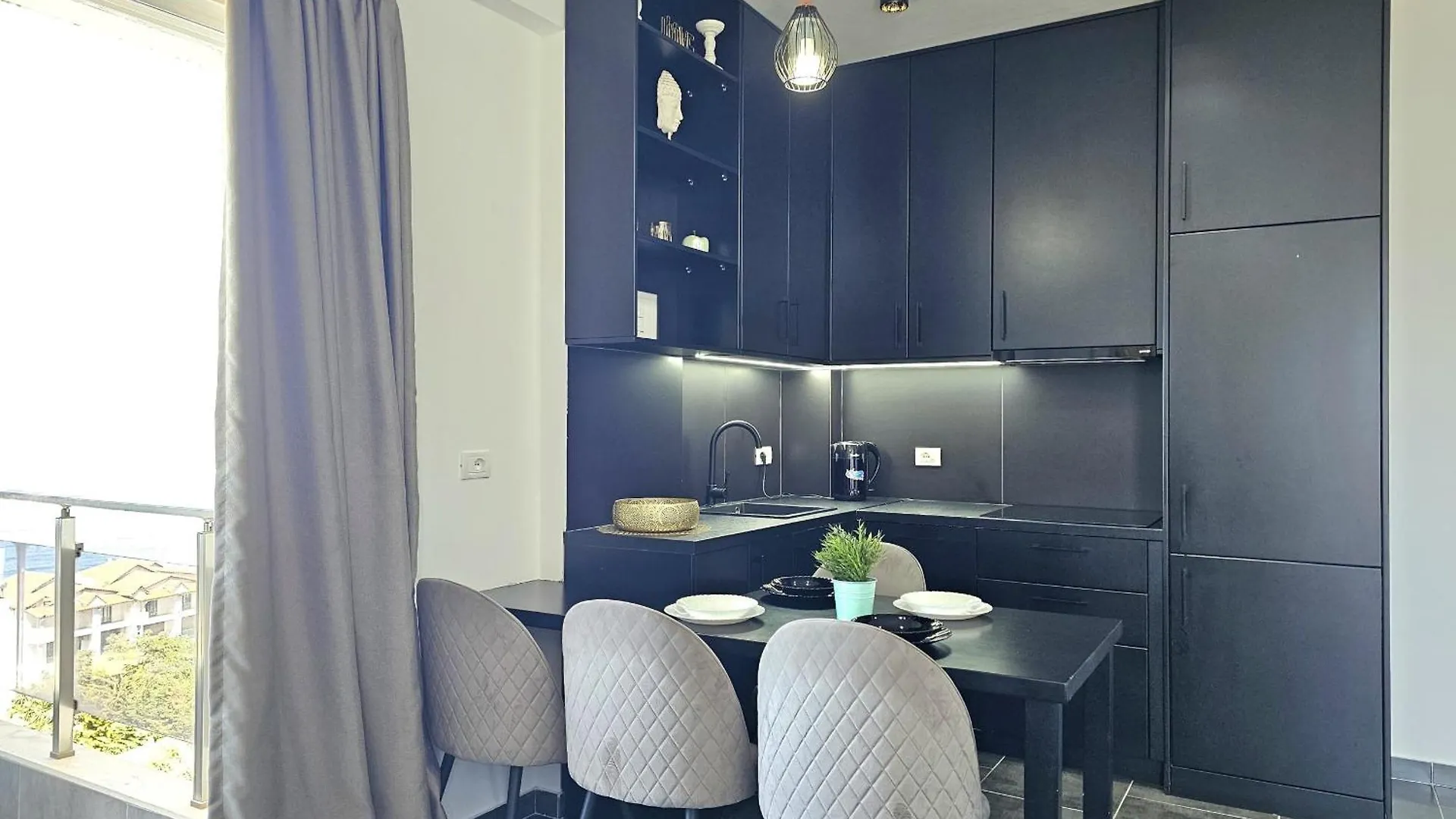 Christine Sunny Corner Apartment Sarande