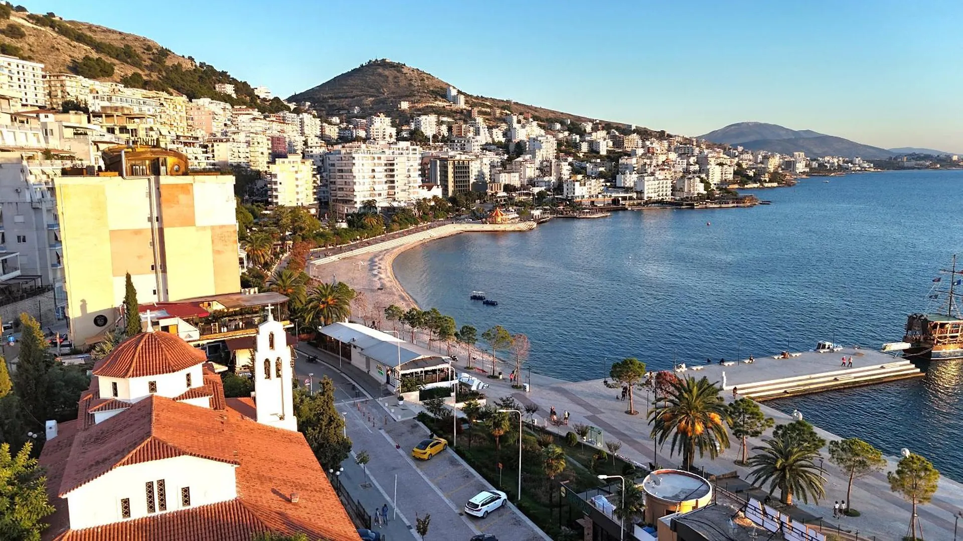 Christine Sunny Corner Apartment Sarande
