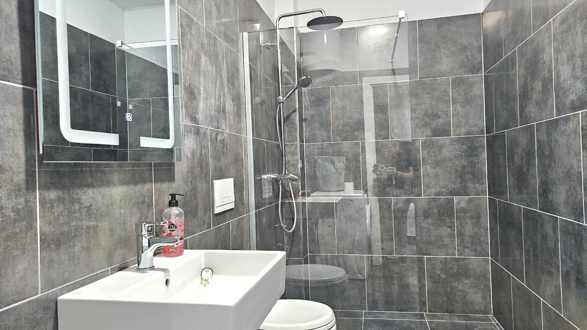 Christine Sunny Corner Apartment Sarande Albania