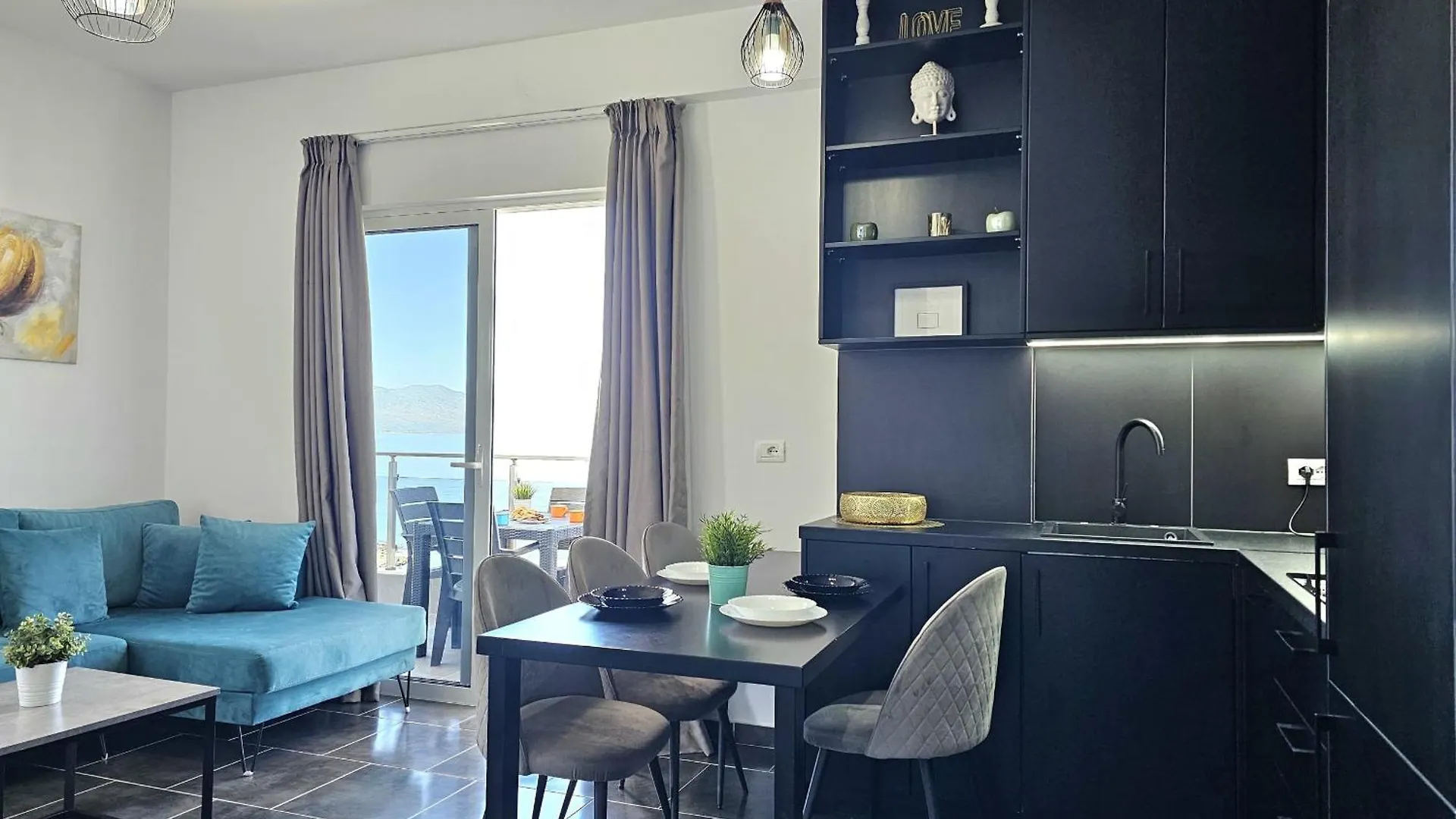 Christine Sunny Corner Apartment Sarande 0*,  Albania