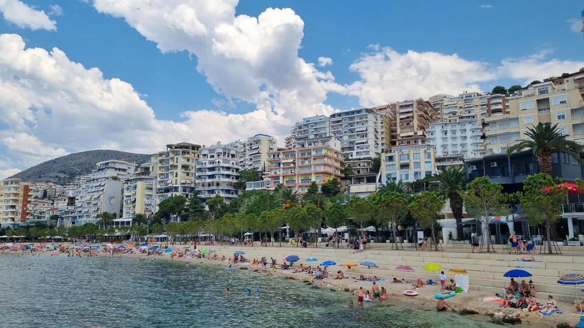 Christine Sunny Corner Apartment Sarande